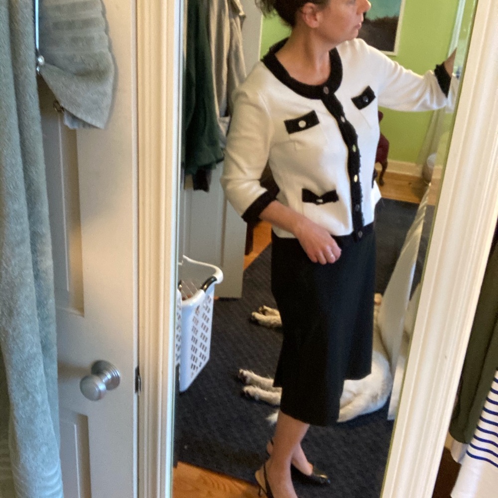 Like new 3/4 sleeves structured cardigan.